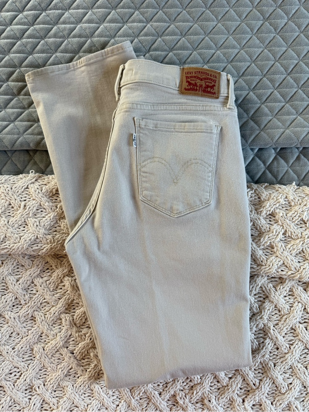 Levi's 505 Light Beige Straight-Leg Jeans